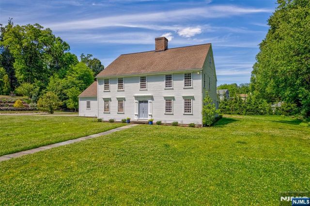 1 Canoe, Roseland, NJ 07068