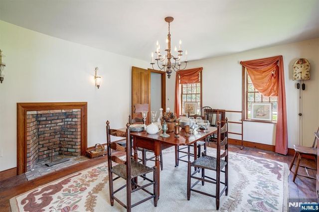 1 Canoe, Roseland, NJ 07068