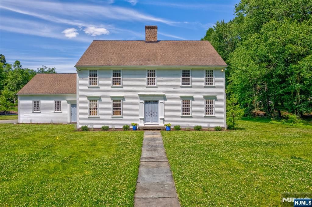 1 Canoe, Roseland, NJ 07068