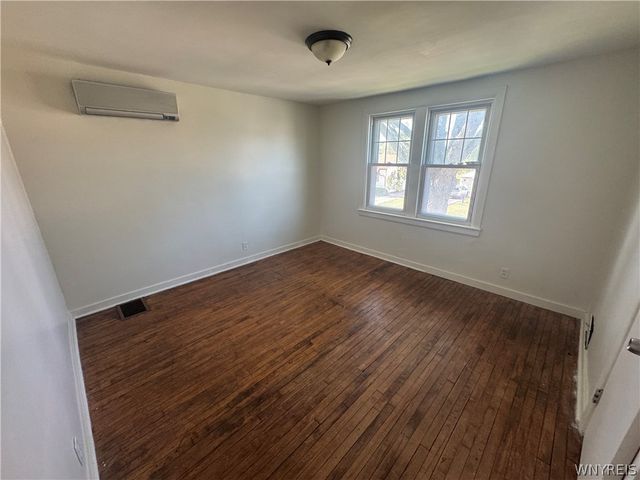 221 Evergreen Place, Cheektowaga, NY 14225