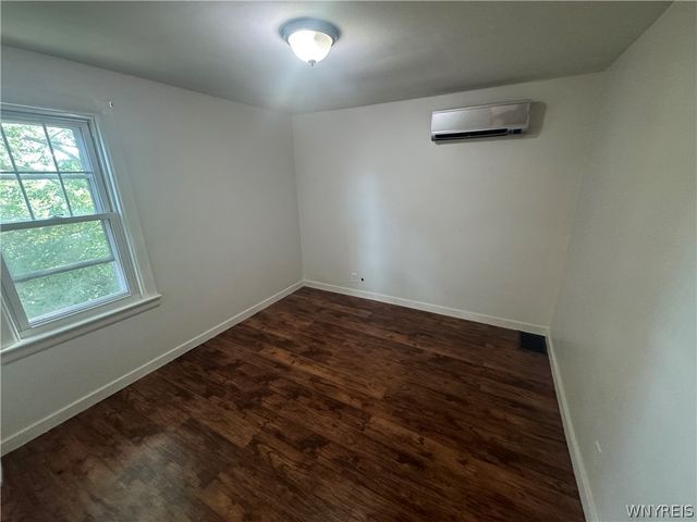 221 Evergreen Place, Cheektowaga, NY 14225