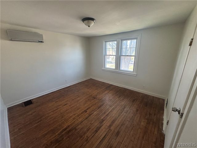 221 Evergreen Place, Cheektowaga, NY 14225