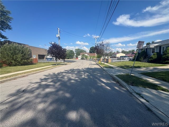 221 Evergreen Place, Cheektowaga, NY 14225