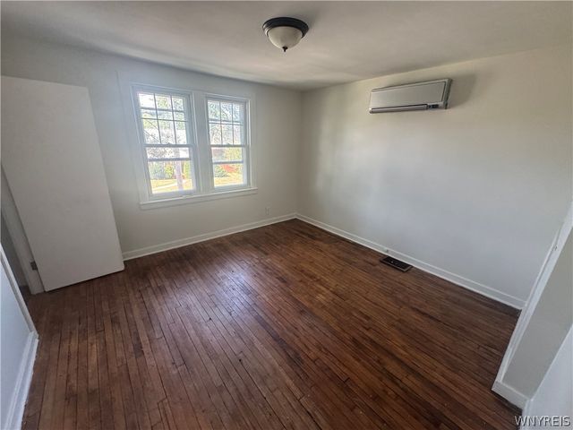 221 Evergreen Place, Cheektowaga, NY 14225