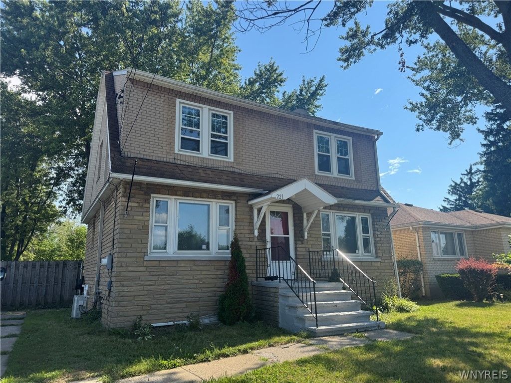 221 Evergreen Place, Cheektowaga, NY 14225