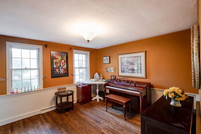 175 Oak St, Franklin, MA 02038