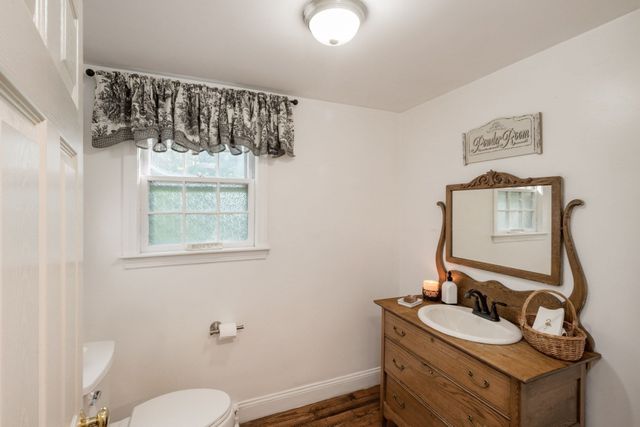175 Oak St, Franklin, MA 02038