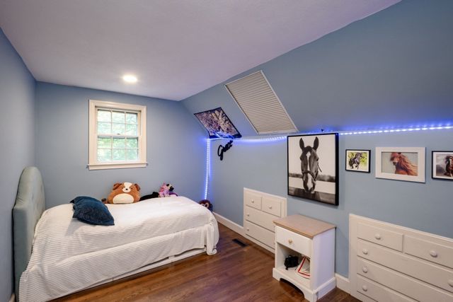175 Oak St, Franklin, MA 02038