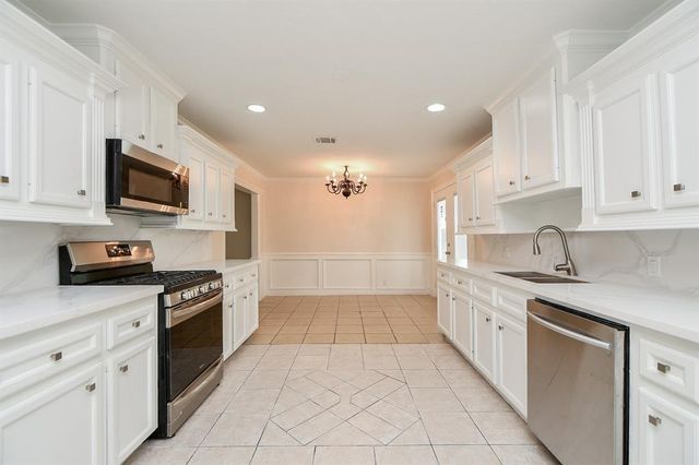 44 Farrell Street, Houston, TX 77022