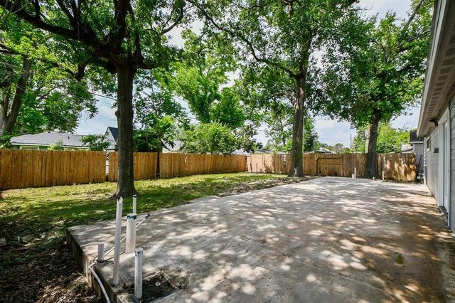 44 Farrell Street, Houston, TX 77022