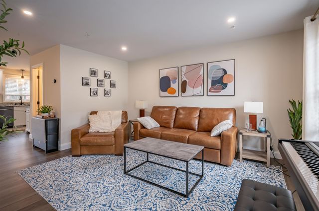 13 Sapphire Lane, Nashua, NH 03064