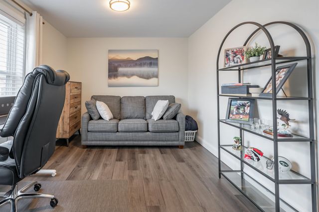 13 Sapphire Lane, Nashua, NH 03064