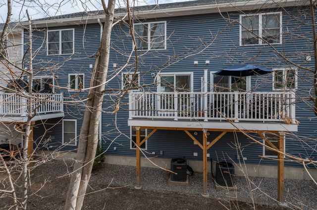 13 Sapphire Lane, Nashua, NH 03064
