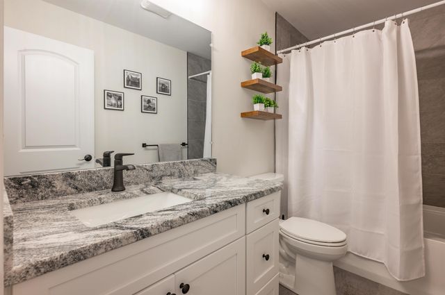 13 Sapphire Lane, Nashua, NH 03064