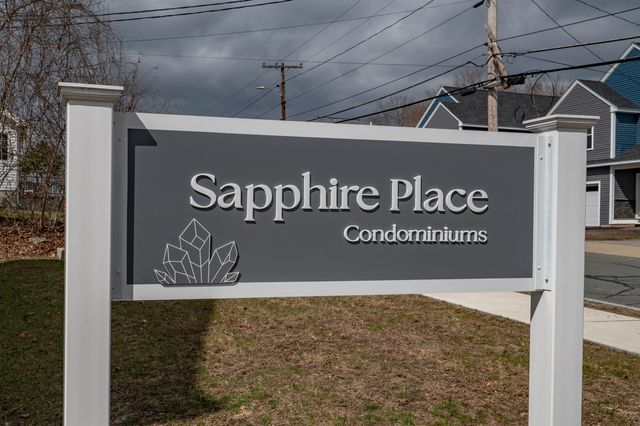 13 Sapphire Lane, Nashua, NH 03064