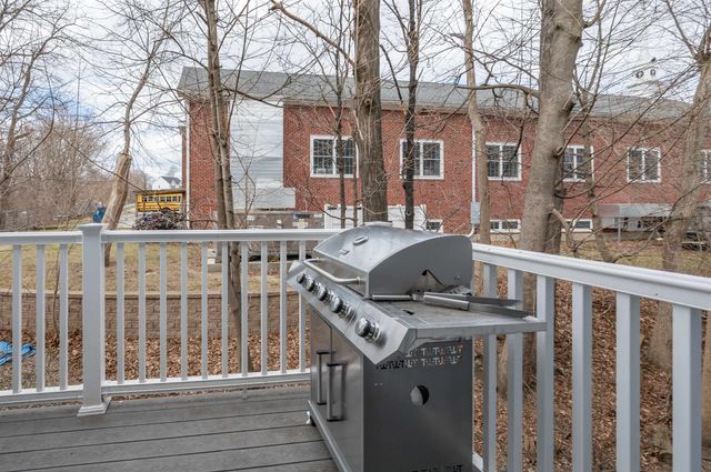 13 Sapphire Lane, Nashua, NH 03064