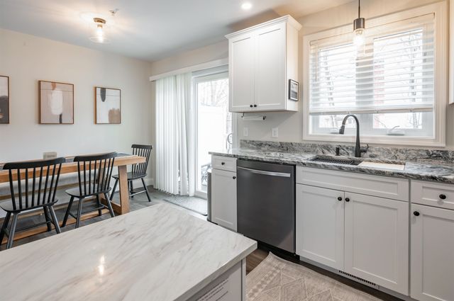 13 Sapphire Lane, Nashua, NH 03064