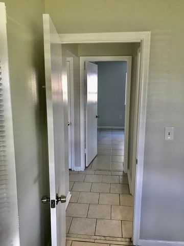 6034 Forest Hill Boulevard 104, West Palm Beach, FL 33415