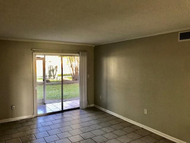 6034 Forest Hill Boulevard 104, West Palm Beach, FL 33415