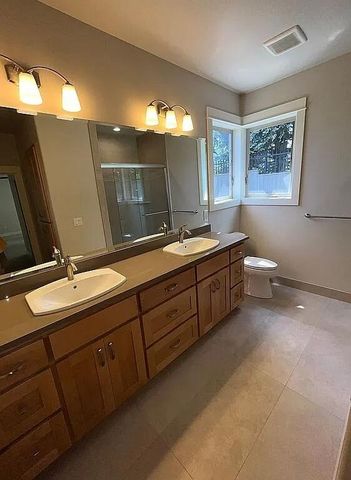 3752 Sunleaf Avenue, Medford, OR 97504
