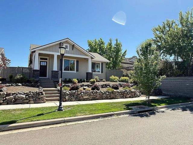 3752 Sunleaf Avenue, Medford, OR 97504