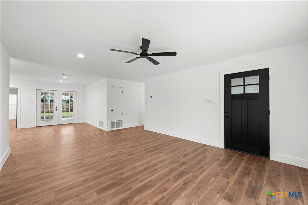 Image 4 of property listing at 6805 Tulane Drive, Austin, TX 78723