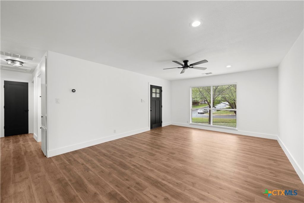 Image 5 of property listing at 6805 Tulane Drive, Austin, TX 78723