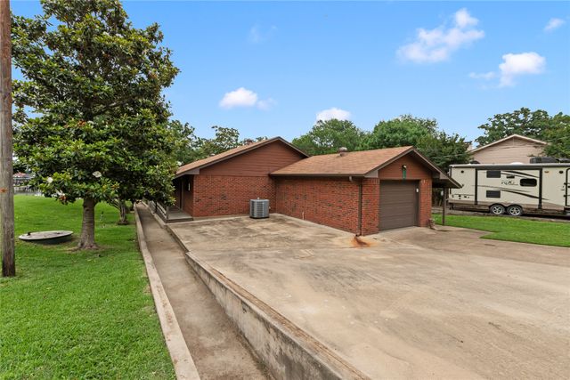 1524 Villa Cove Drive, Tool, TX 75143