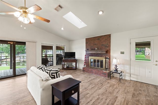 1524 Villa Cove Drive, Tool, TX 75143