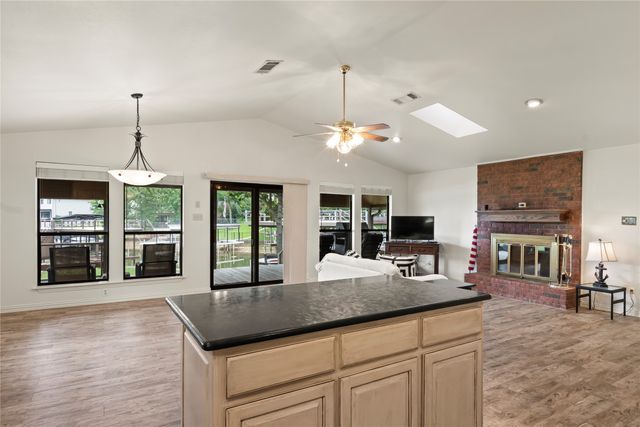 1524 Villa Cove Drive, Tool, TX 75143