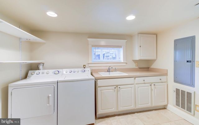 209 W MASONIC VIEW AVE, Alexandria, VA 22301