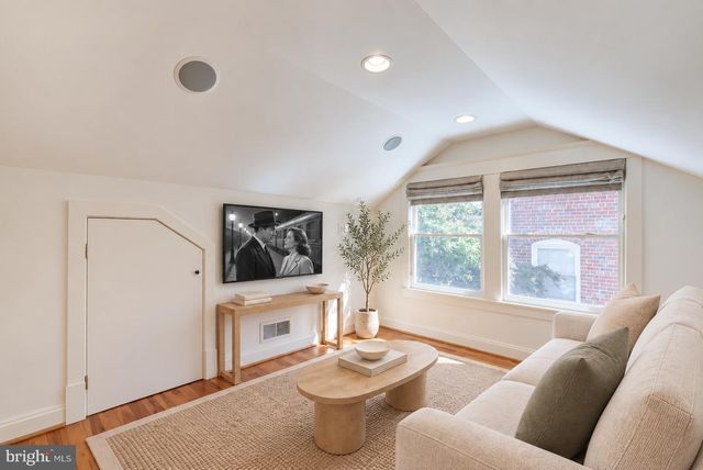 209 W MASONIC VIEW AVE, Alexandria, VA 22301