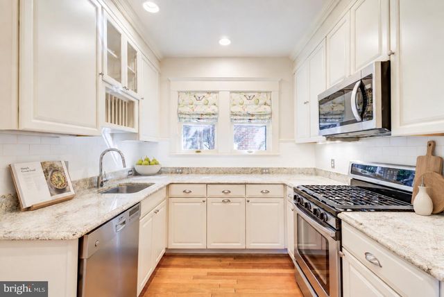 209 W MASONIC VIEW AVE, Alexandria, VA 22301