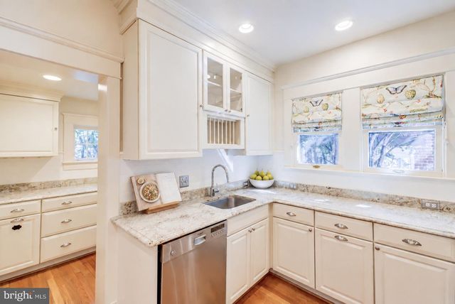209 W MASONIC VIEW AVE, Alexandria, VA 22301