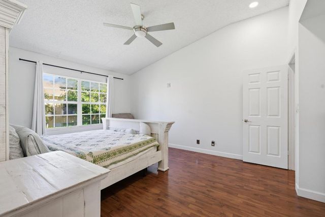 11339 Lakeview Drive Drive 4o, Coral Springs, FL 33071