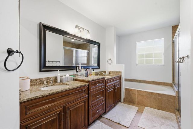 11339 Lakeview Drive Drive 4o, Coral Springs, FL 33071