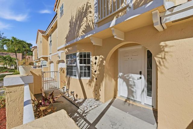 11339 Lakeview Drive Drive 4o, Coral Springs, FL 33071