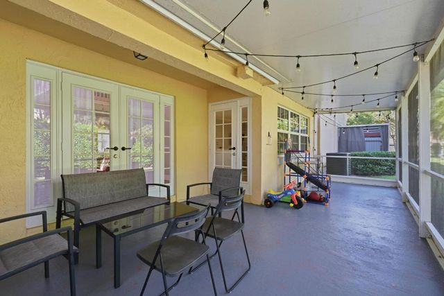 11339 Lakeview Drive Drive 4o, Coral Springs, FL 33071