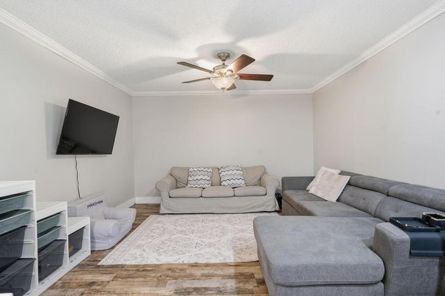 11339 Lakeview Drive Drive 4o, Coral Springs, FL 33071