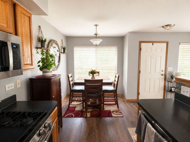 39082 Welsh Lane, Beach Park, IL 60083