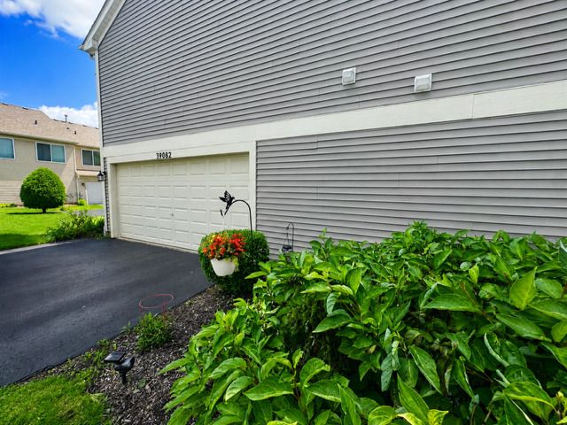 39082 Welsh Lane, Beach Park, IL 60083