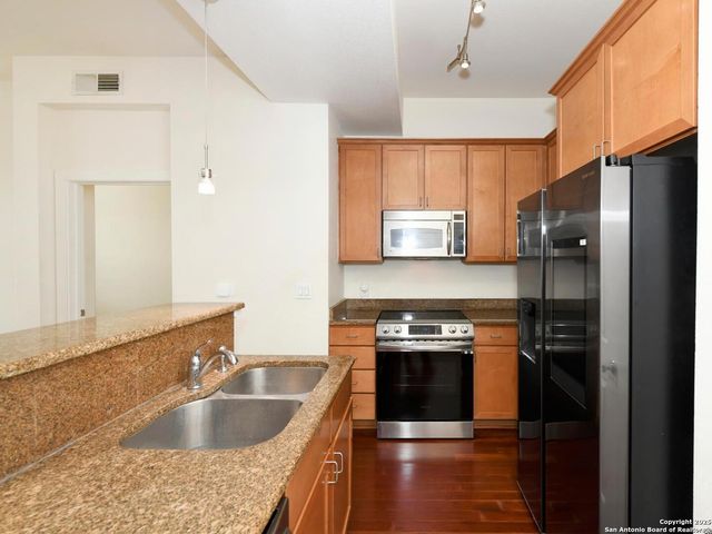 7342 Oak Manor Dr Apt 1303, San Antonio, TX 78229