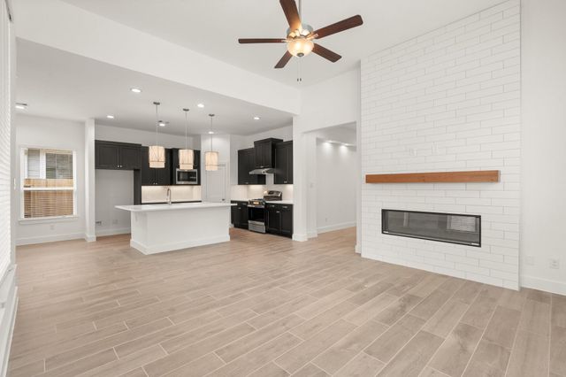 11828 South Pavillion Drive, Mont Belvieu, TX 77523