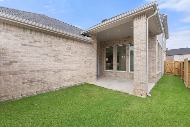 11828 South Pavillion Drive, Mont Belvieu, TX 77523