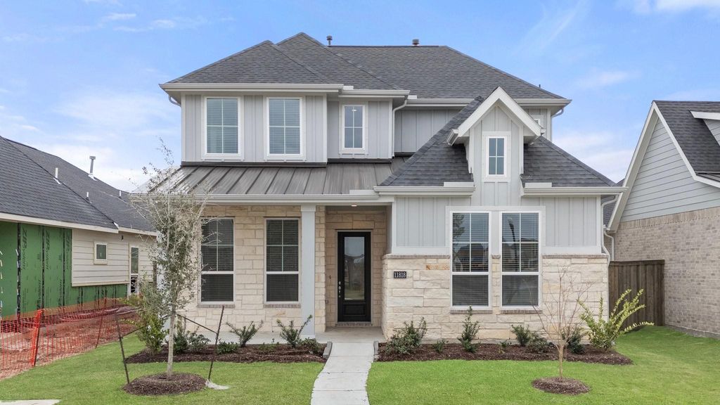 11828 South Pavillion Drive, Mont Belvieu, TX 77523