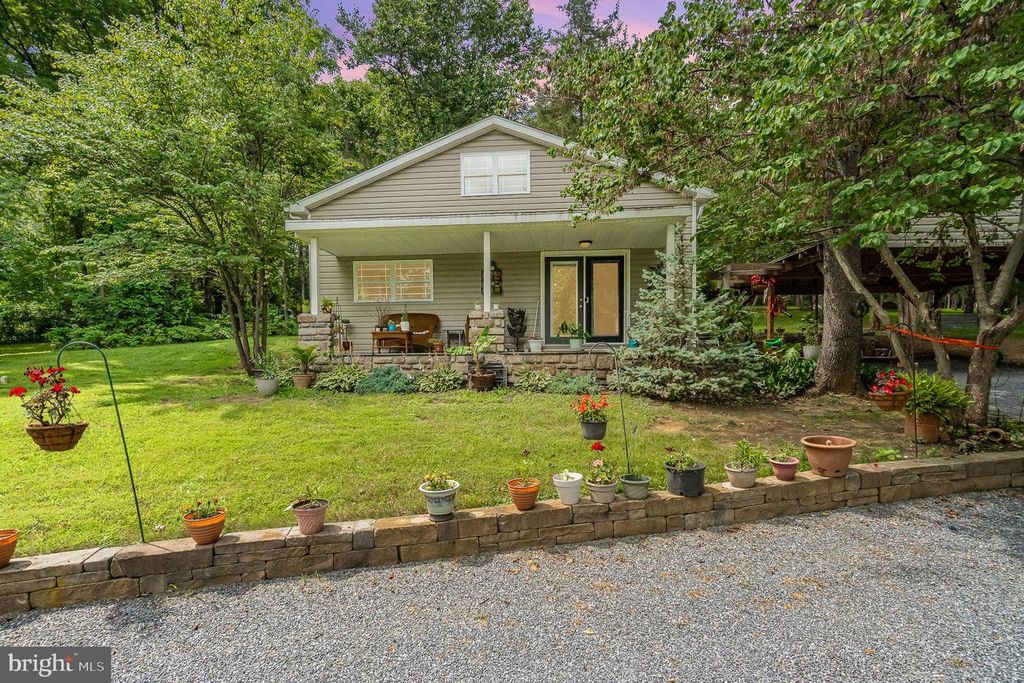 723 BAKERS WATERING TROUGH RD, East Berlin, PA 17316