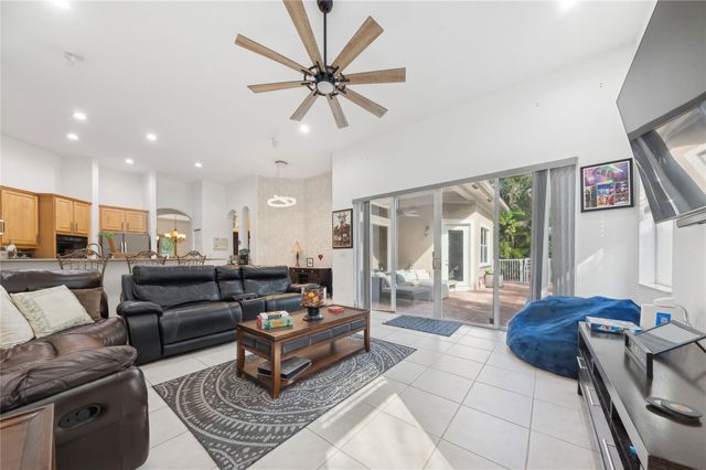 865 NW 124th Ave, Coral Springs, FL 33071