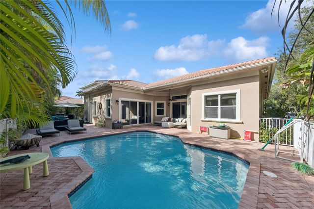 865 NW 124th Ave, Coral Springs, FL 33071