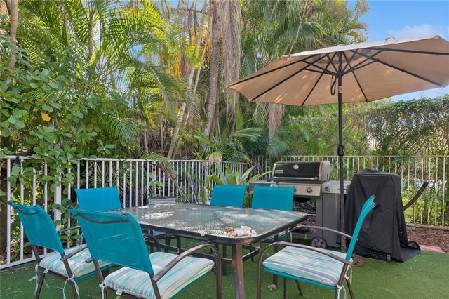 865 NW 124th Ave, Coral Springs, FL 33071