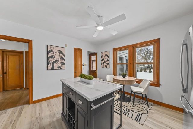 1630 W Lawn AVENUE, Milwaukee, WI 53209